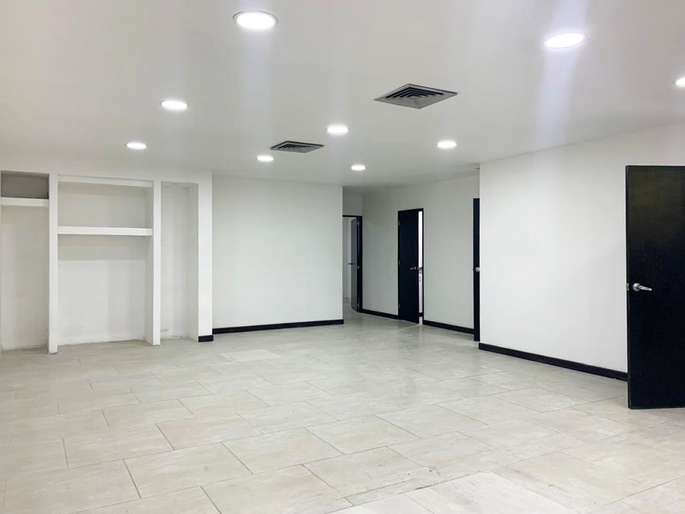 Local en arriendo en Colombia, Medellín, 100 m² · foto 2 de 10