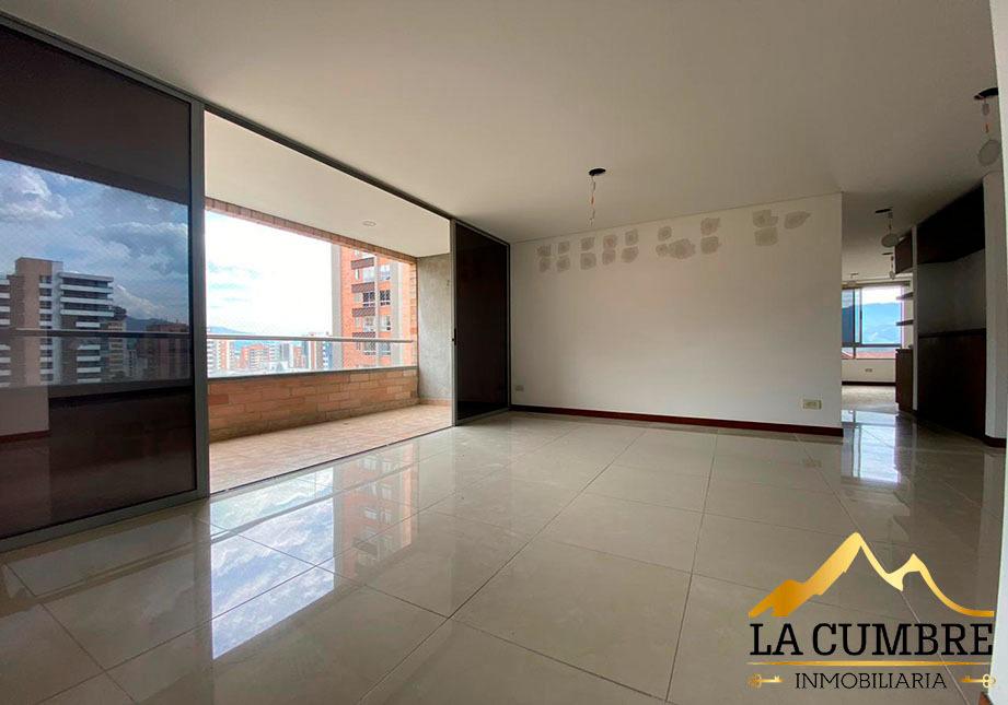 Apartamento en arriendo en Castropol, Medellín · foto 3 de 8