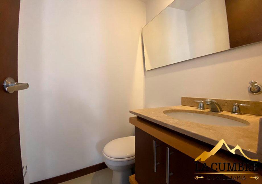 Apartamento en arriendo en Castropol, Medellín · foto 5 de 8
