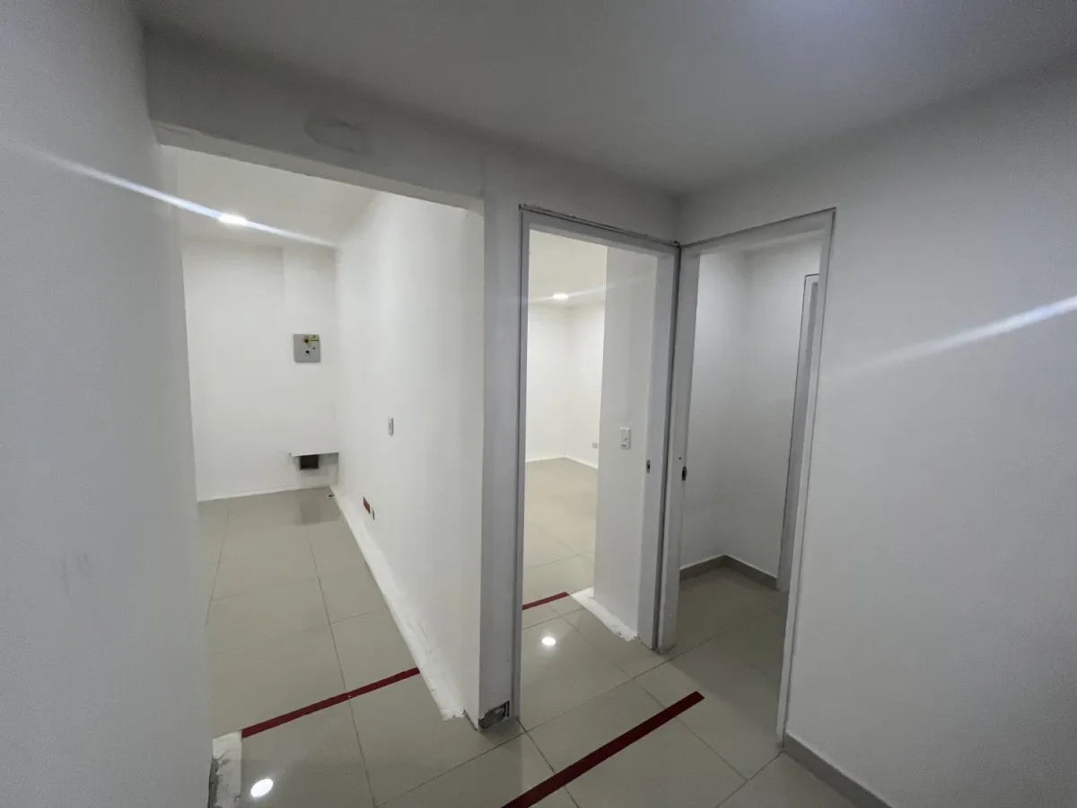 Casa de 10 alcobas en arriendo en Santa Barbara, Bogotá, 517 m² · foto 15 de 24
