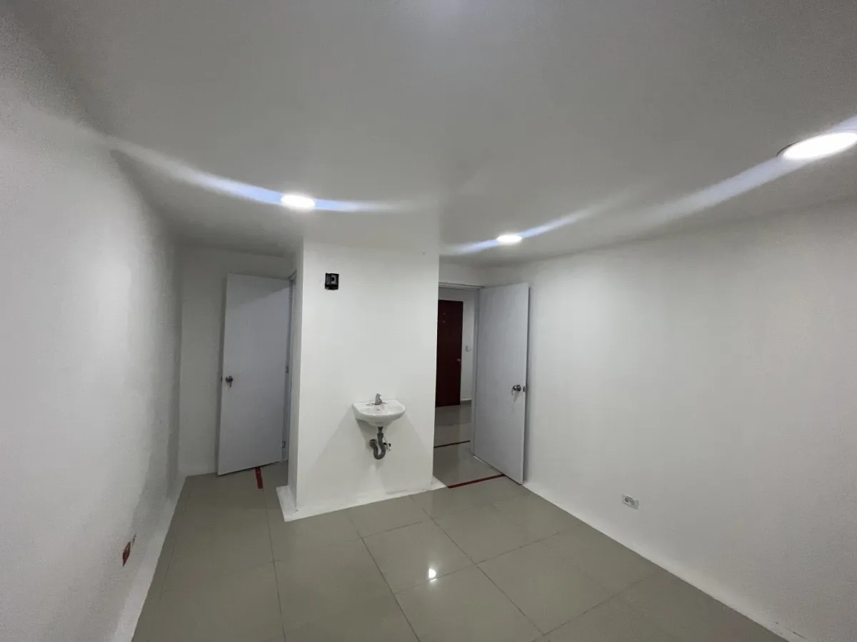 Casa de 10 alcobas en arriendo en Santa Barbara, Bogotá, 517 m² · foto 16 de 24