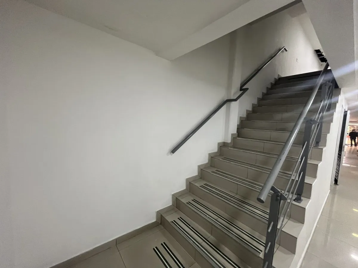 Casa de 10 alcobas en arriendo en Santa Barbara, Bogotá, 517 m² · foto 17 de 24