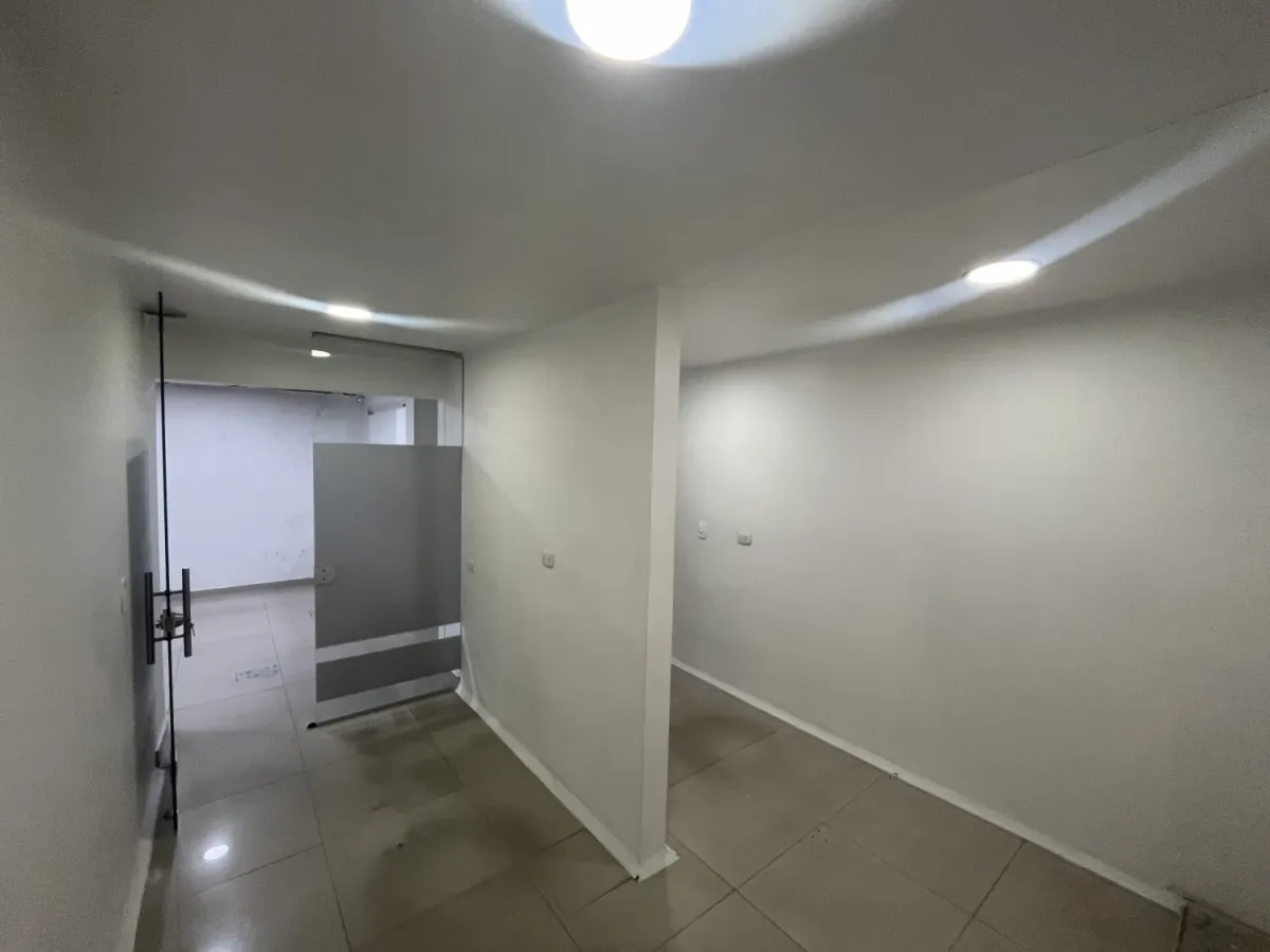 Casa de 10 alcobas en arriendo en Santa Barbara, Bogotá, 517 m² · foto 21 de 24