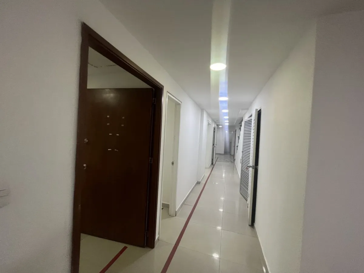 Casa de 10 alcobas en arriendo en Santa Barbara, Bogotá, 517 m² · foto 8 de 24