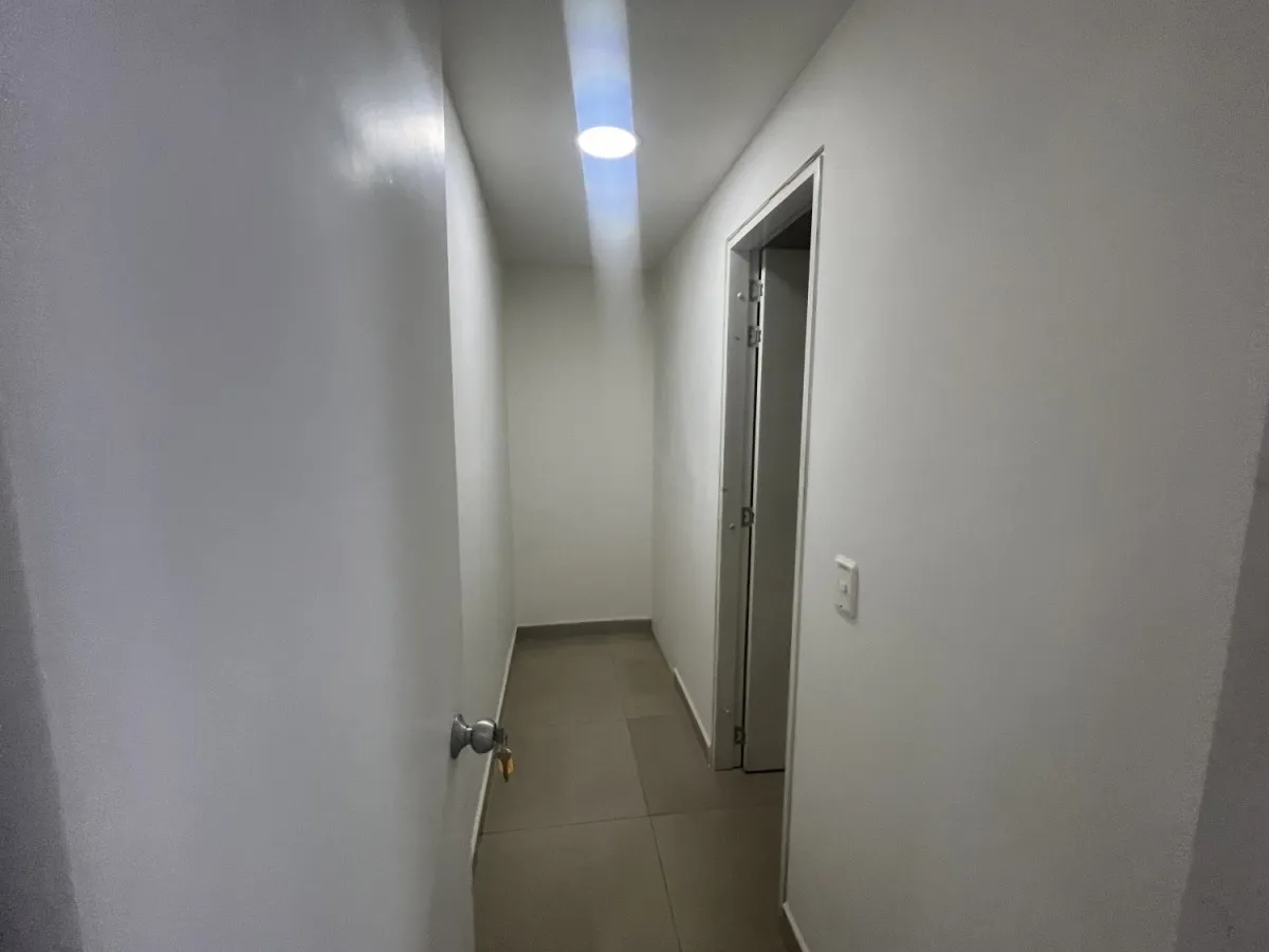 Casa de 10 alcobas en arriendo en Santa Barbara, Bogotá, 517 m² · foto 10 de 24