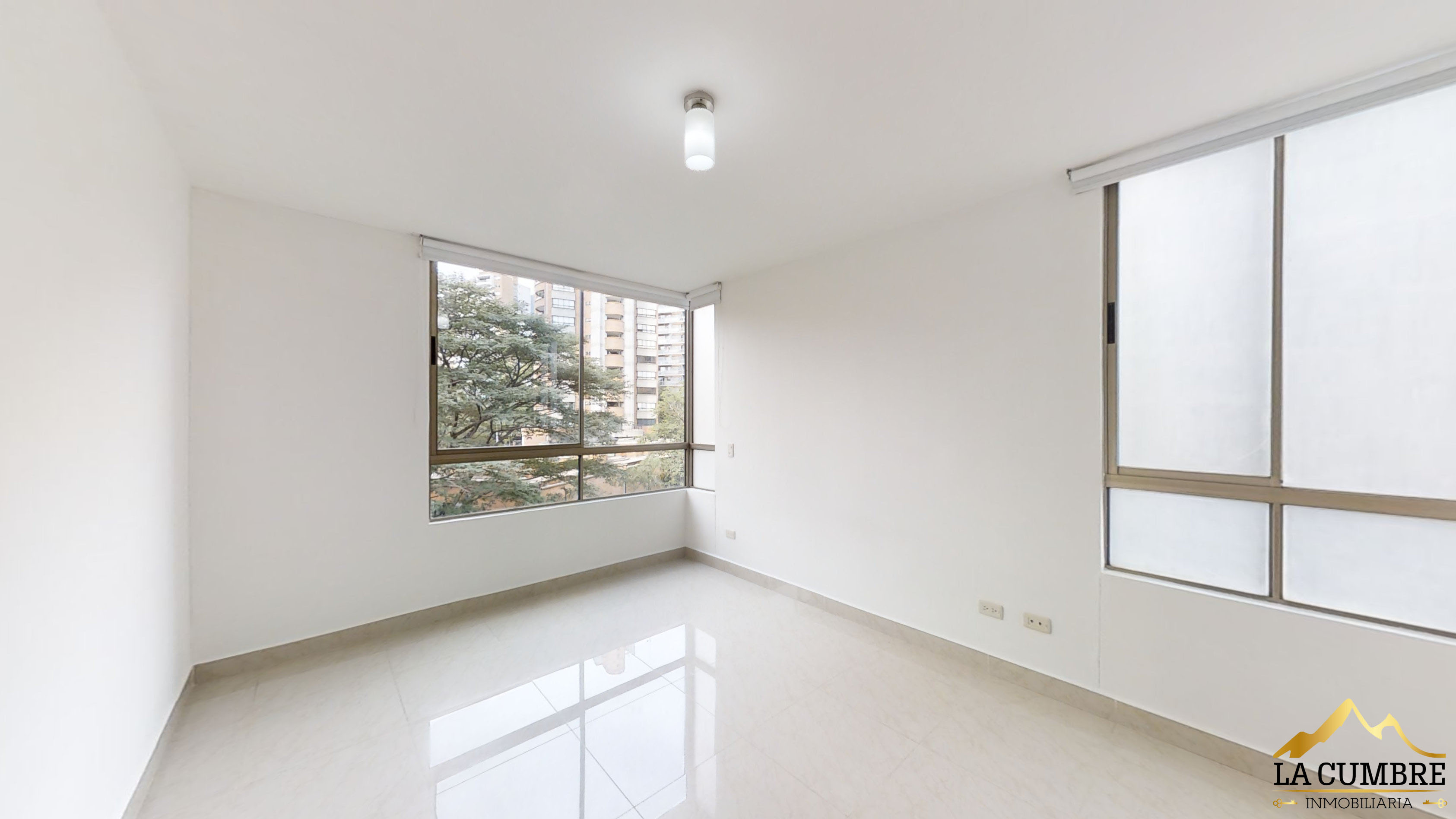 Apartamento en arriendo en Los Balsos No.2, Medellín · foto 8 de 9