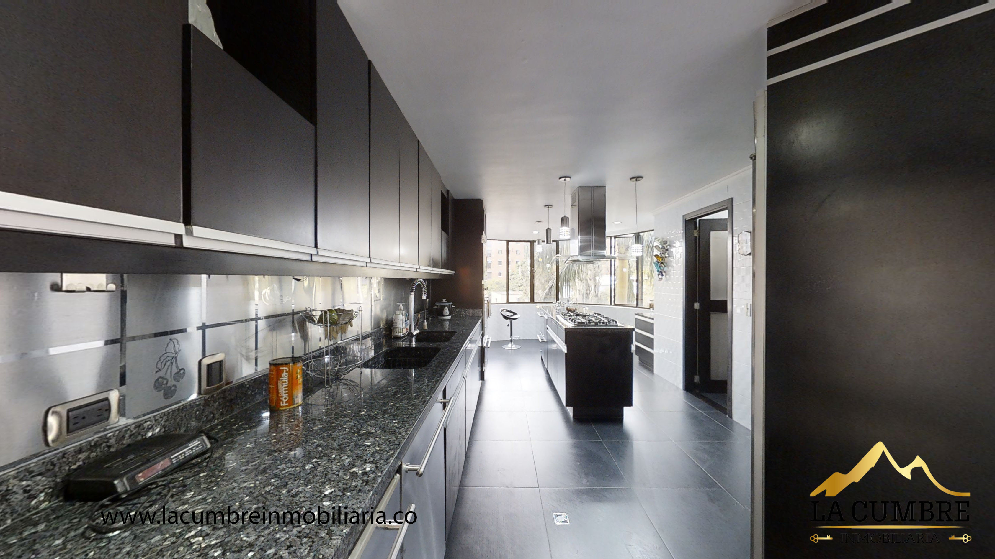 Apartamento de 4 alcobas en venta en Los Balsos, Medellín, 520 m² · foto 5 de 18