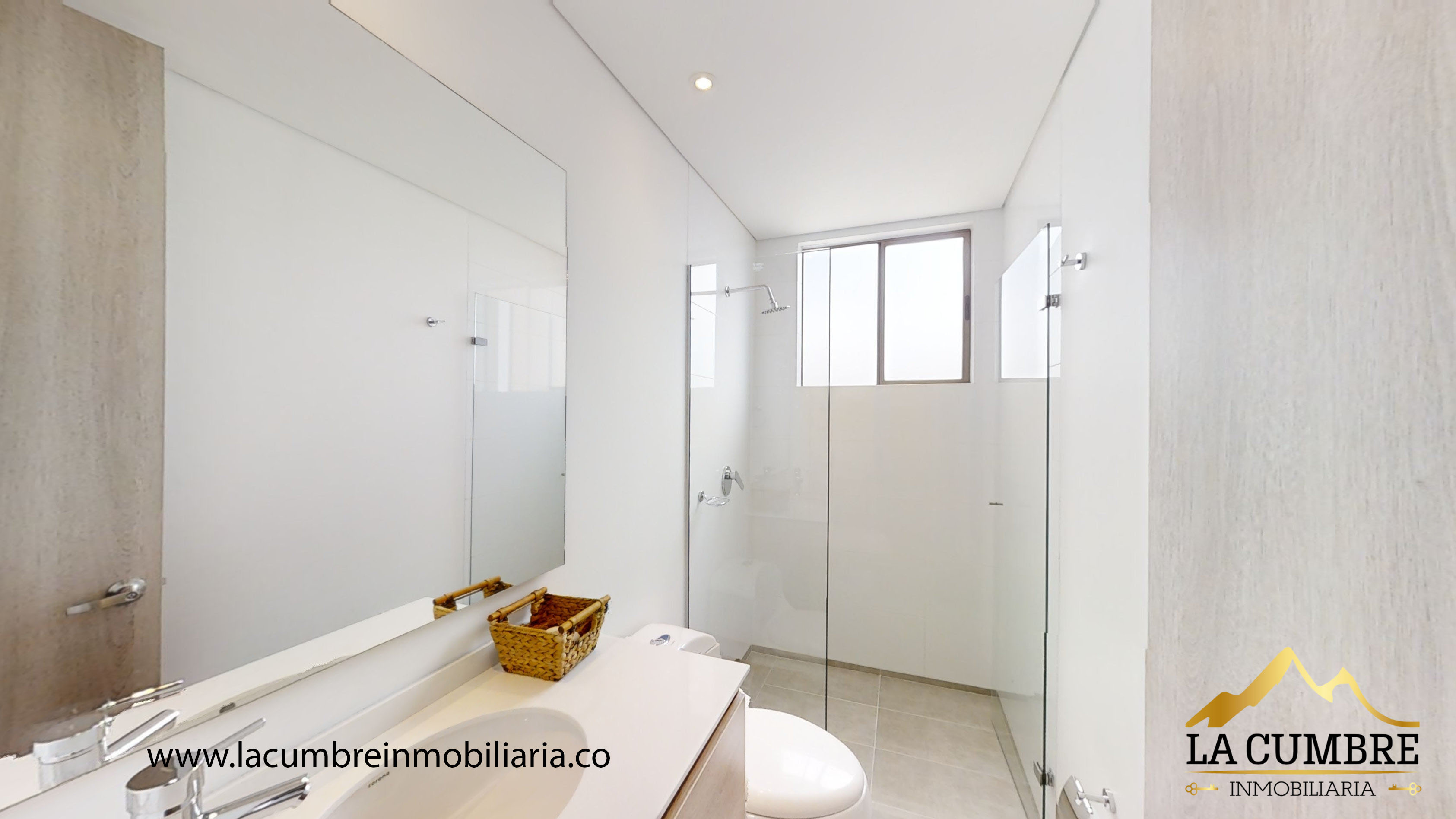 Apartamento de 3 alcobas en arriendo en Los Balsos, Medellín, 130 m² · foto 10 de 12