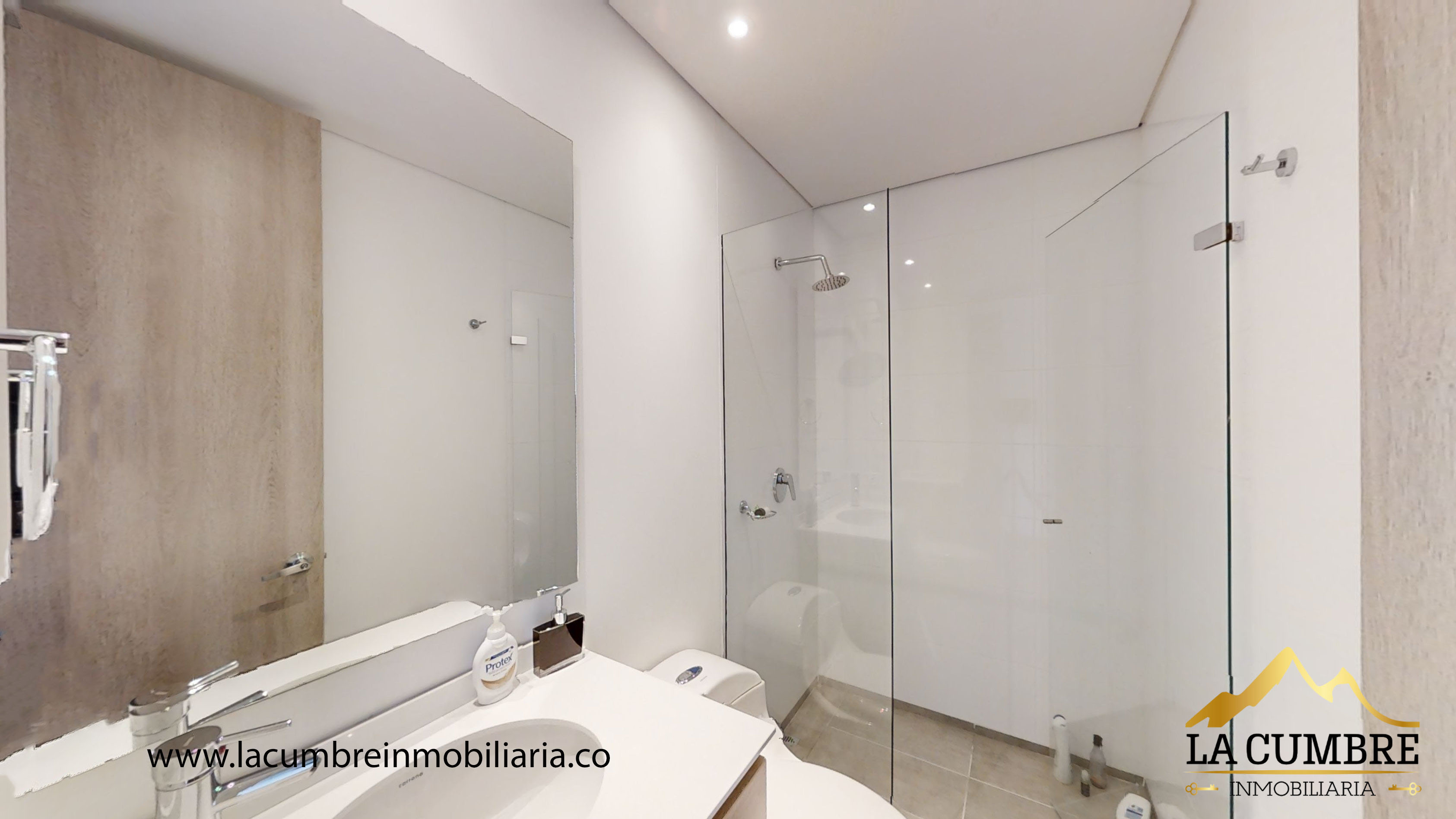 Apartamento de 3 alcobas en arriendo en Los Balsos, Medellín, 130 m² · foto 8 de 12