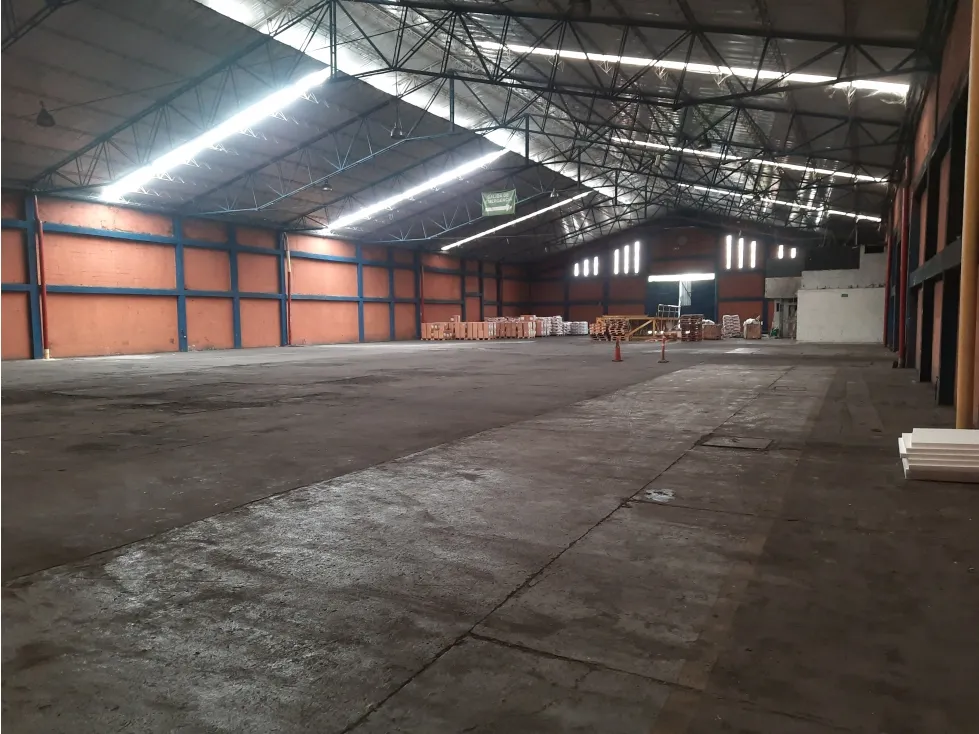 Bodega en arriendo en Acopi, Yumbo, 2190 m² · foto 4 de 8