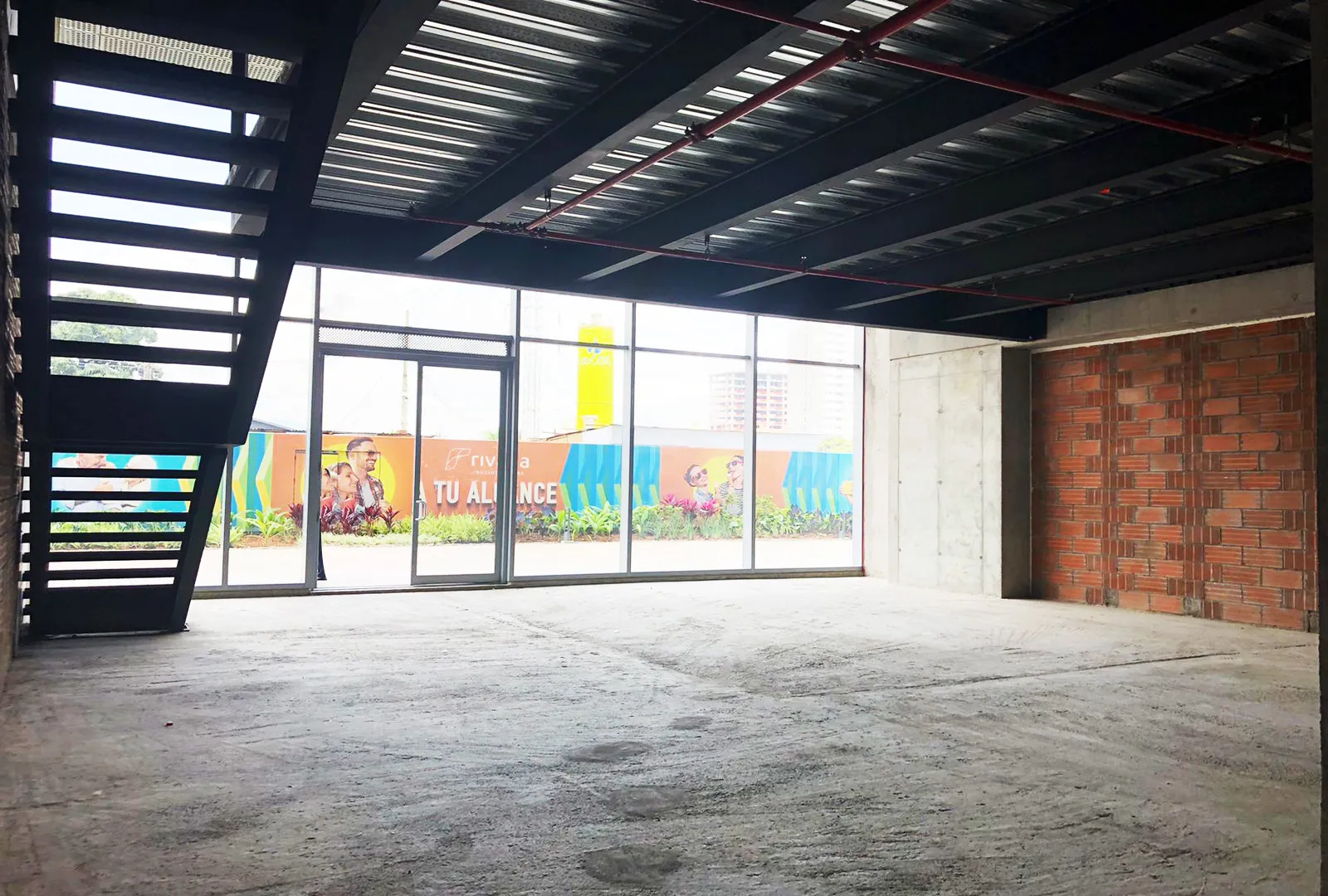 Local en arriendo en Ciudad Del Río, Medellín, 261 m² · foto 2 de 7