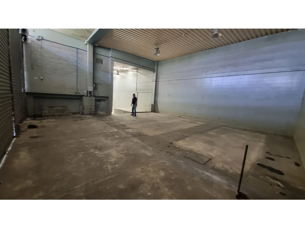 Local en arriendo en Chipichape, Cali, 1080 m² · foto 13 de 14