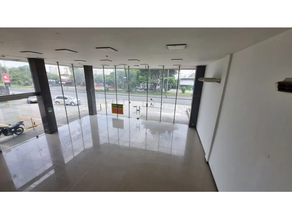 Local en arriendo en Chipichape, Cali, 1080 m² · foto 3 de 14