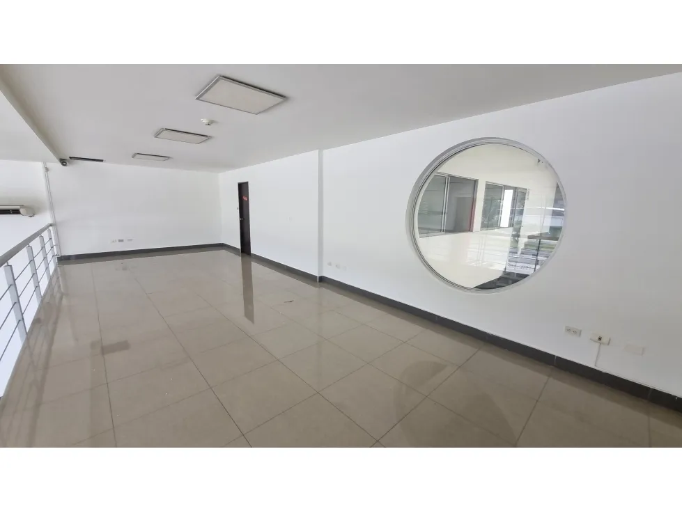 Local en arriendo en Chipichape, Cali, 1080 m² · foto 5 de 14