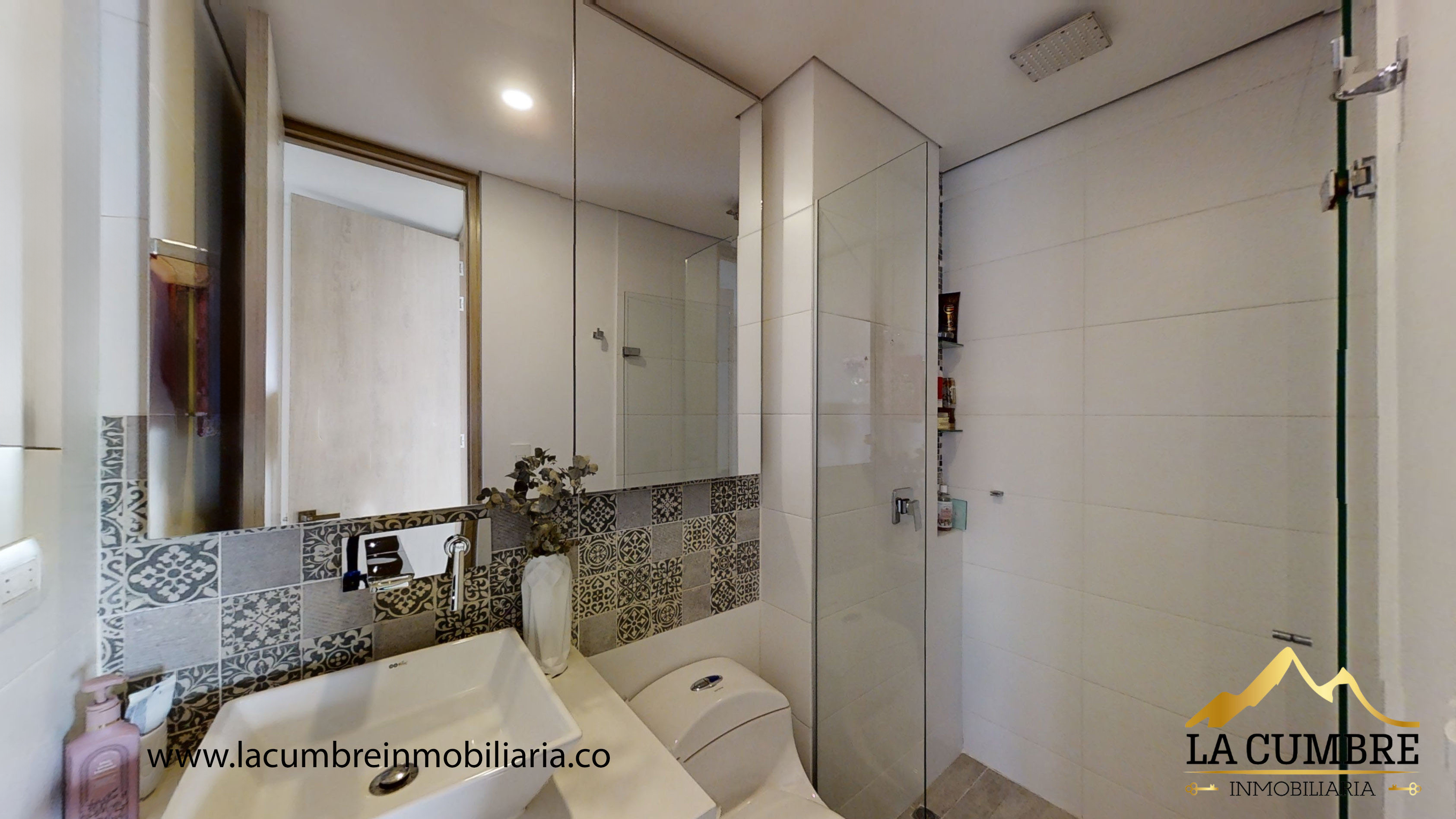 Apartamento de 3 alcobas en arriendo en Camino Verde, Envigado, 150 m² · foto 8 de 12