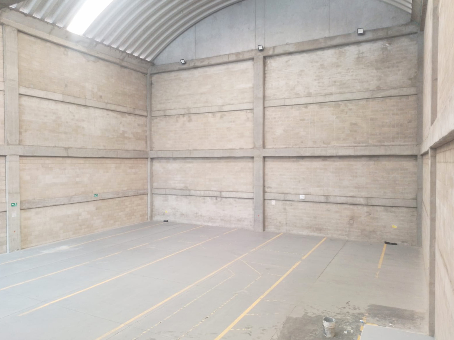 Bodega en arriendo en Entre Amigos, Sabaneta, 560 m² · foto 3 de 13