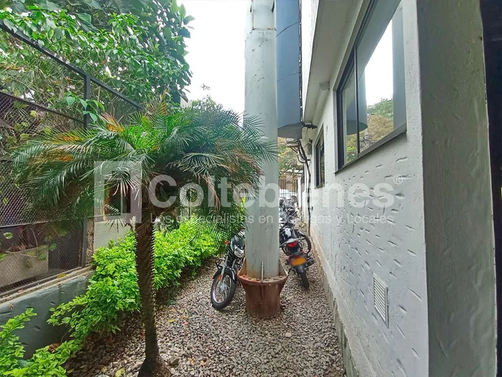 Casa de 7 alcobas en venta en El Poblado, Medellín, 420 m² · foto 6 de 21