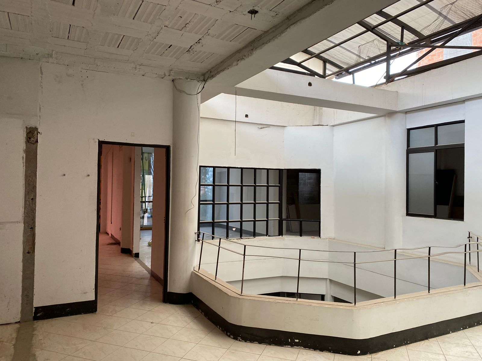 Oficina en arriendo en Entre Amigos, Sabaneta, 2000 m² · foto 15 de 19