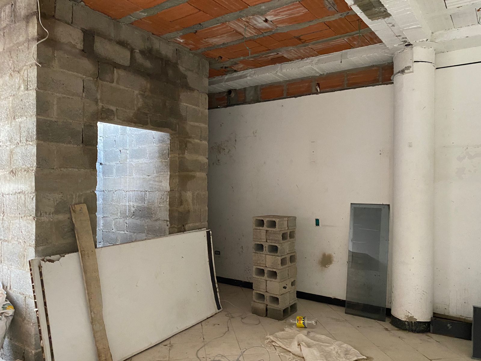 Oficina en arriendo en Entre Amigos, Sabaneta, 2000 m² · foto 17 de 19