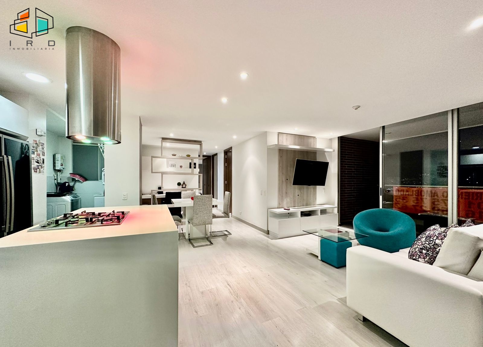 Apartamento de 3 alcobas en arriendo en San Lucas, Medellín, 115 m² · foto 2 de 24