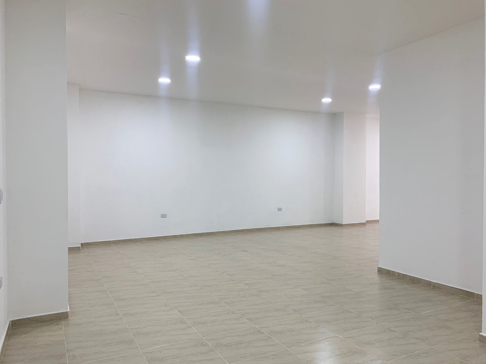Local en arriendo en Entre Amigos, Sabaneta, 118 m² · foto 2 de 9