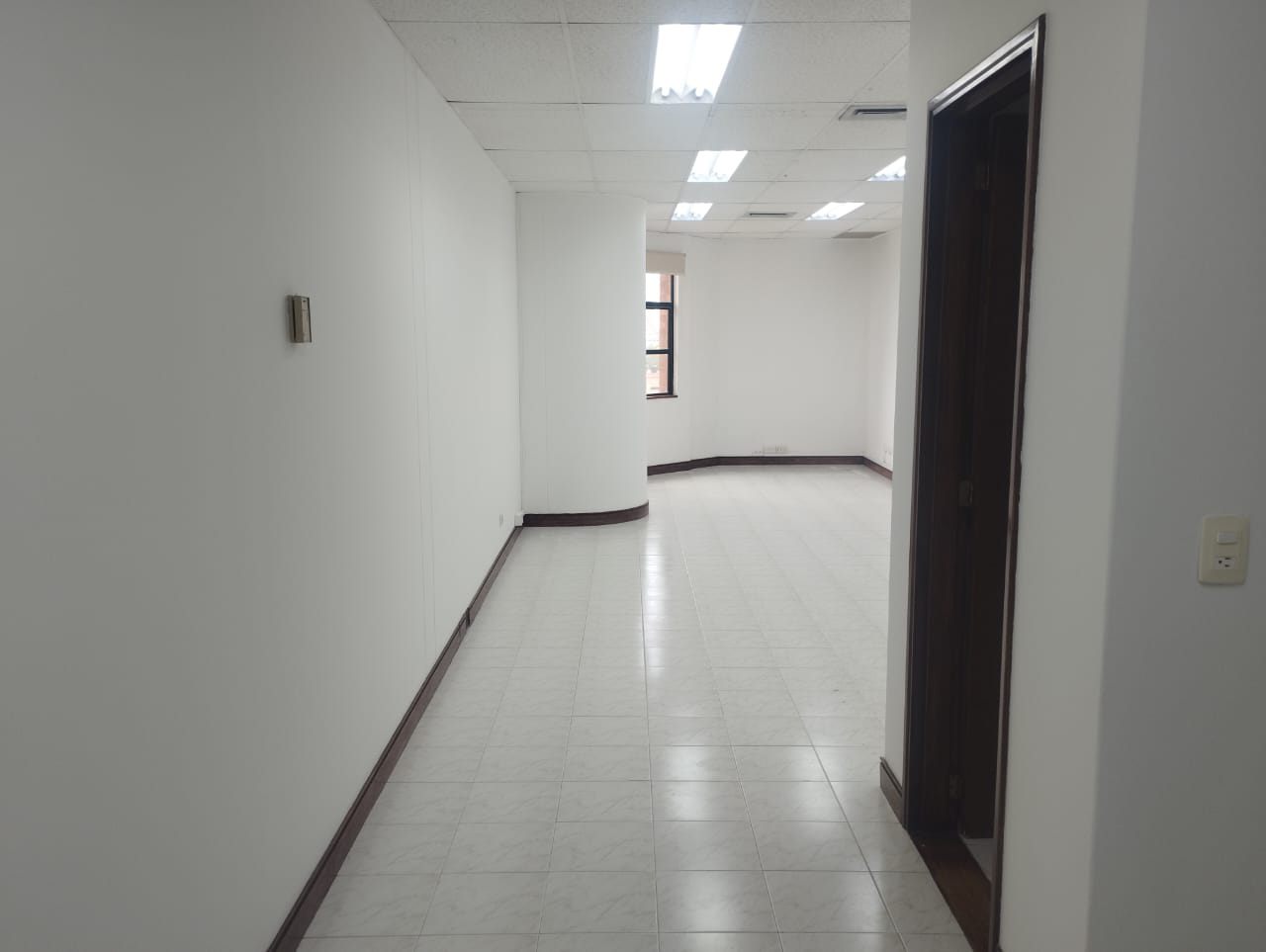 Oficina en arriendo en La Florida, Medellín, 48 m² · foto 2 de 16