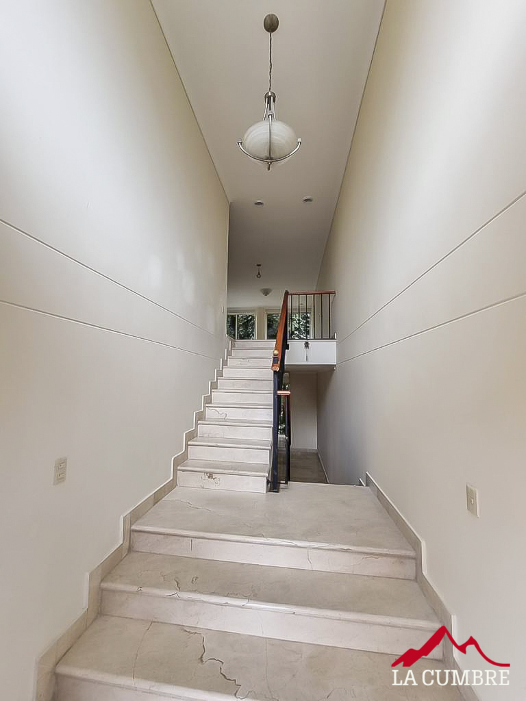 Casa de 3 alcobas en arriendo en Los Balsos, Medellín, 338 m² · foto 10 de 12