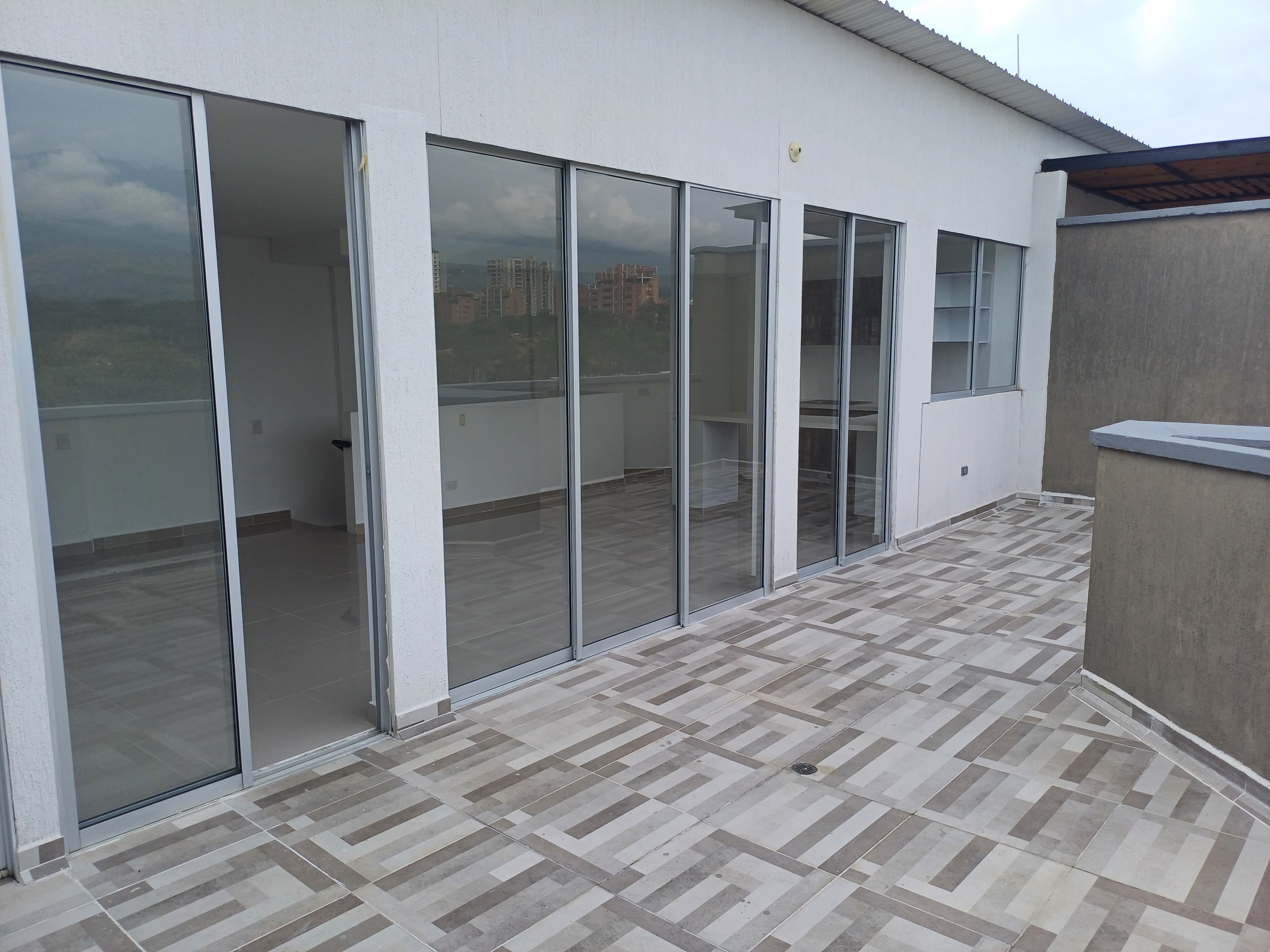 Apartamento de 3 alcobas en venta en Ciudad Jardin, Cali, 127 m² · foto 2 de 20
