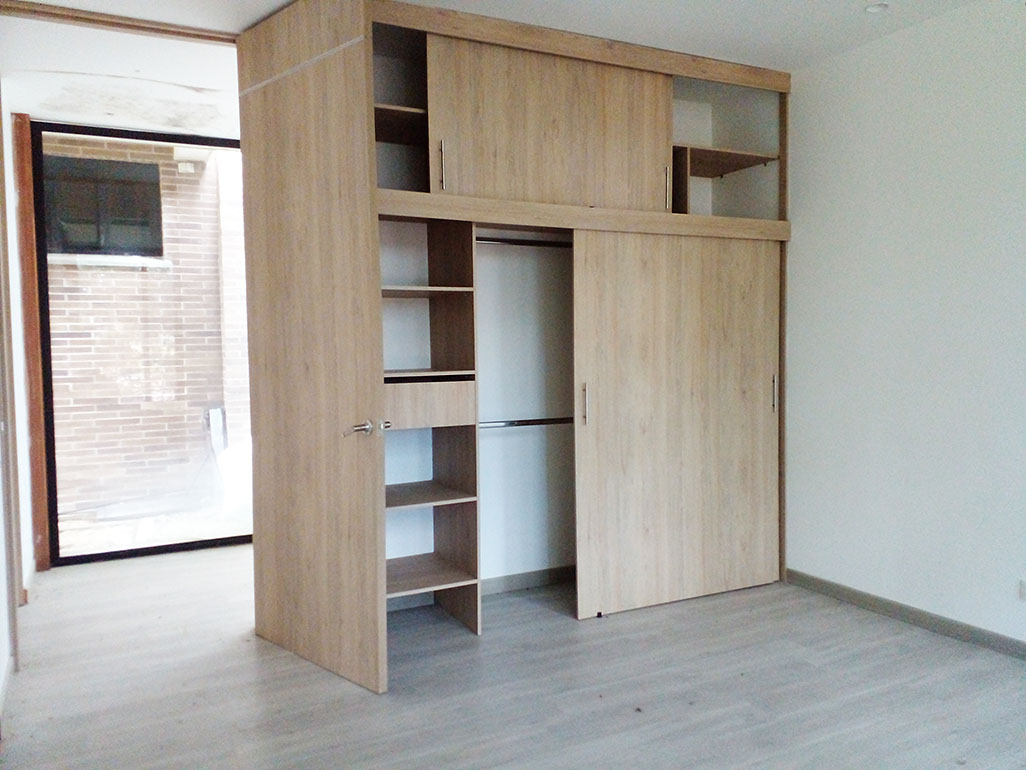 Casa de 5 alcobas en venta en Escobero, Envigado, 386 m² · foto 13 de 20