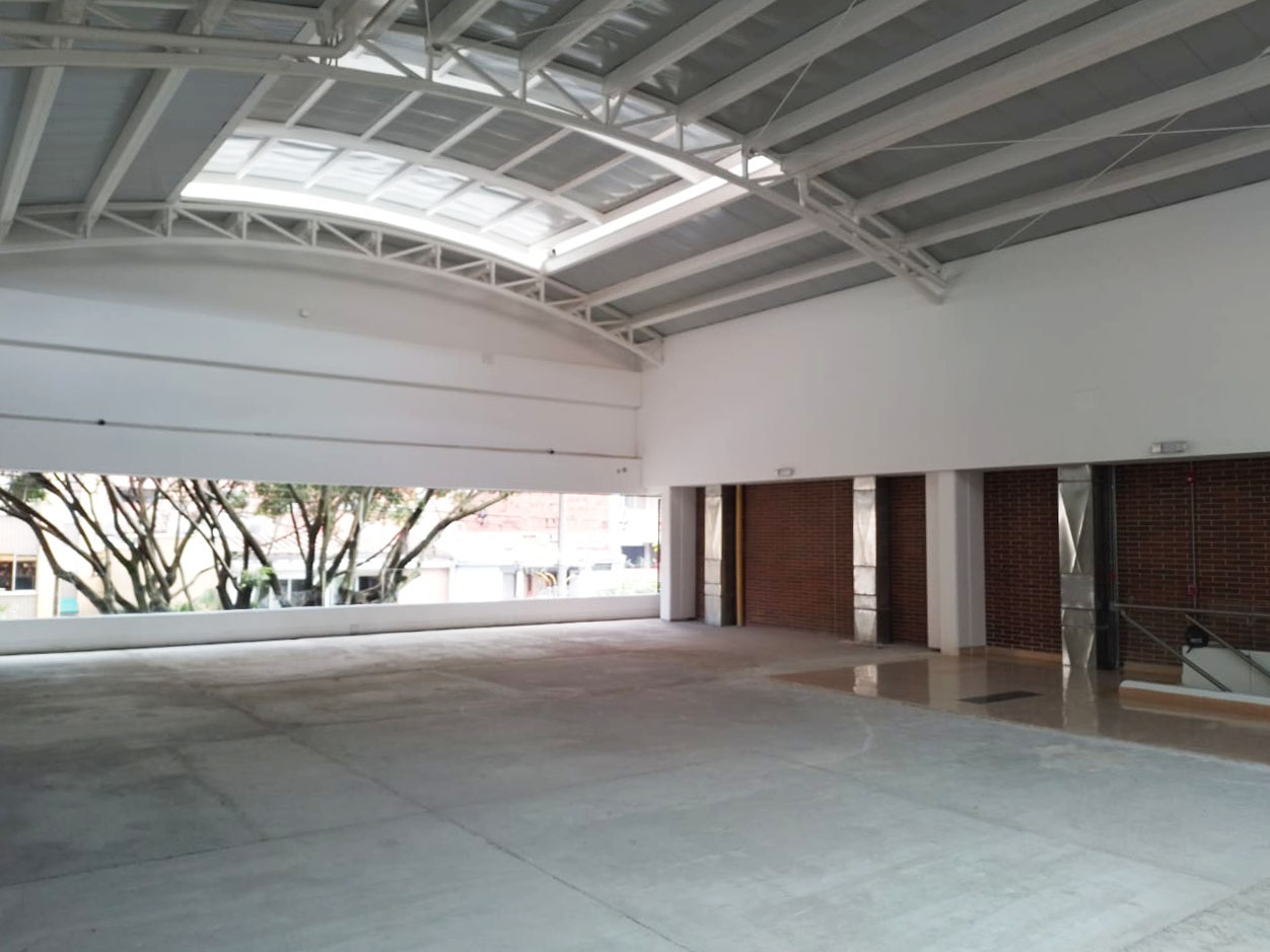 Local en arriendo en U.D. Atanasio Girardot, Medellín, 380 m² · foto 11 de 15