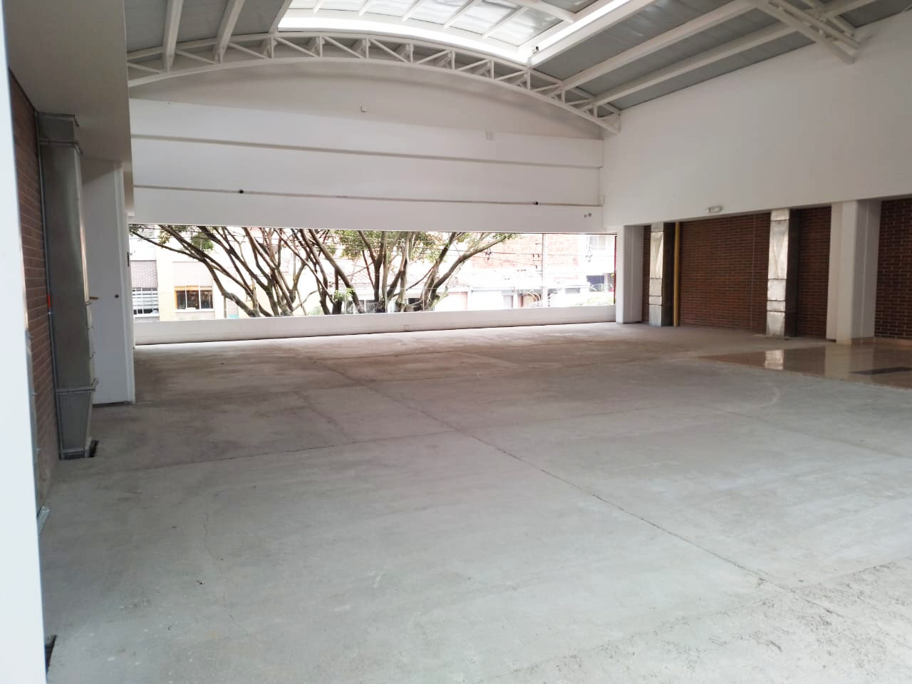Local en arriendo en U.D. Atanasio Girardot, Medellín, 380 m² · foto 13 de 15