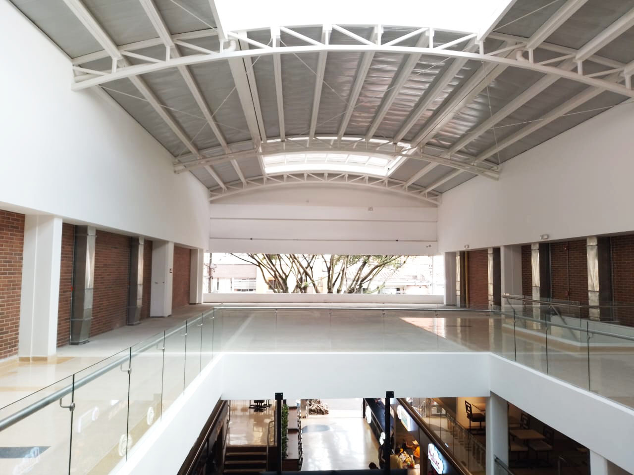 Local en arriendo en U.D. Atanasio Girardot, Medellín, 380 m² · foto 4 de 15