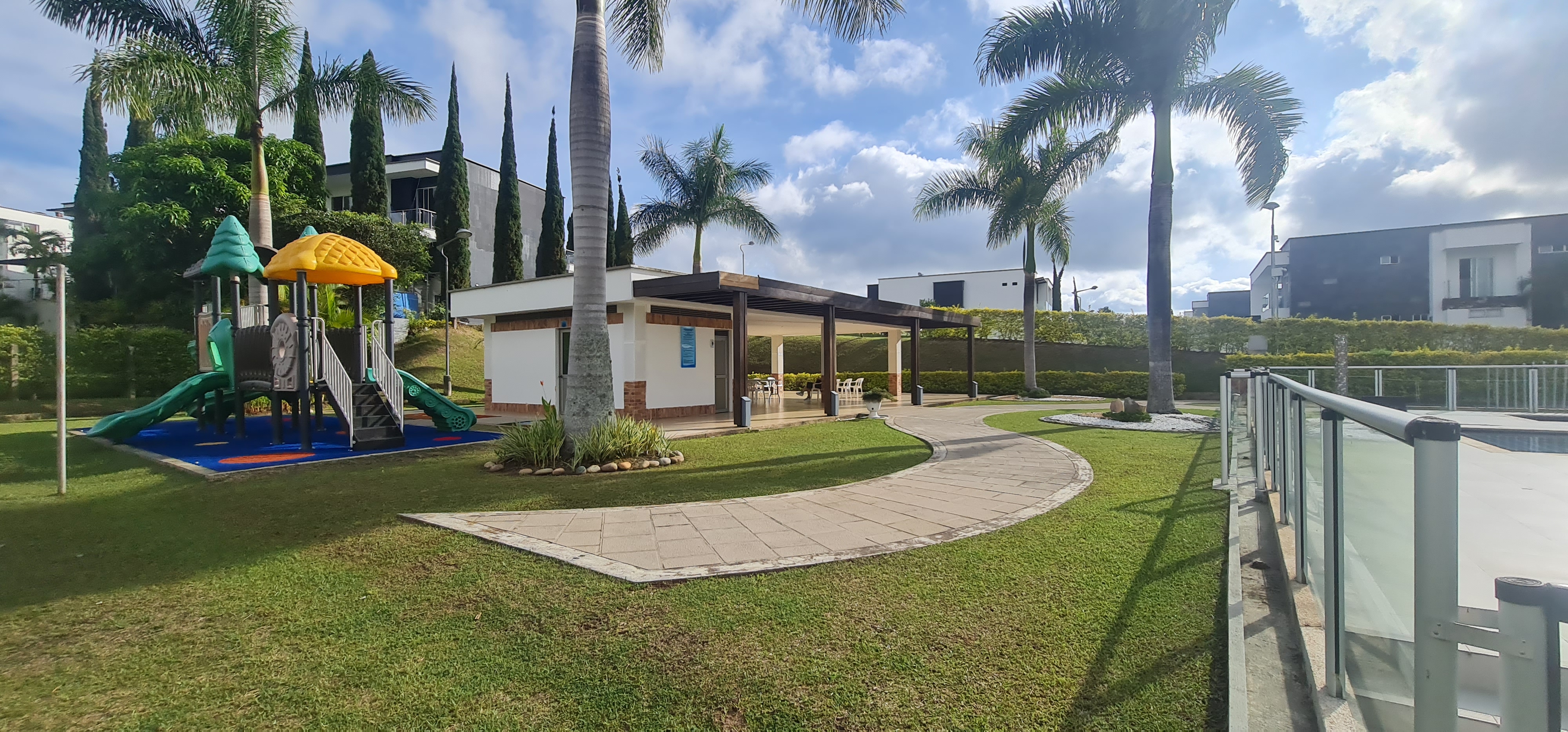 Casa de 5 alcobas en venta en Ruitoque Alto, Floridablanca, 380 m² · foto 18 de 24