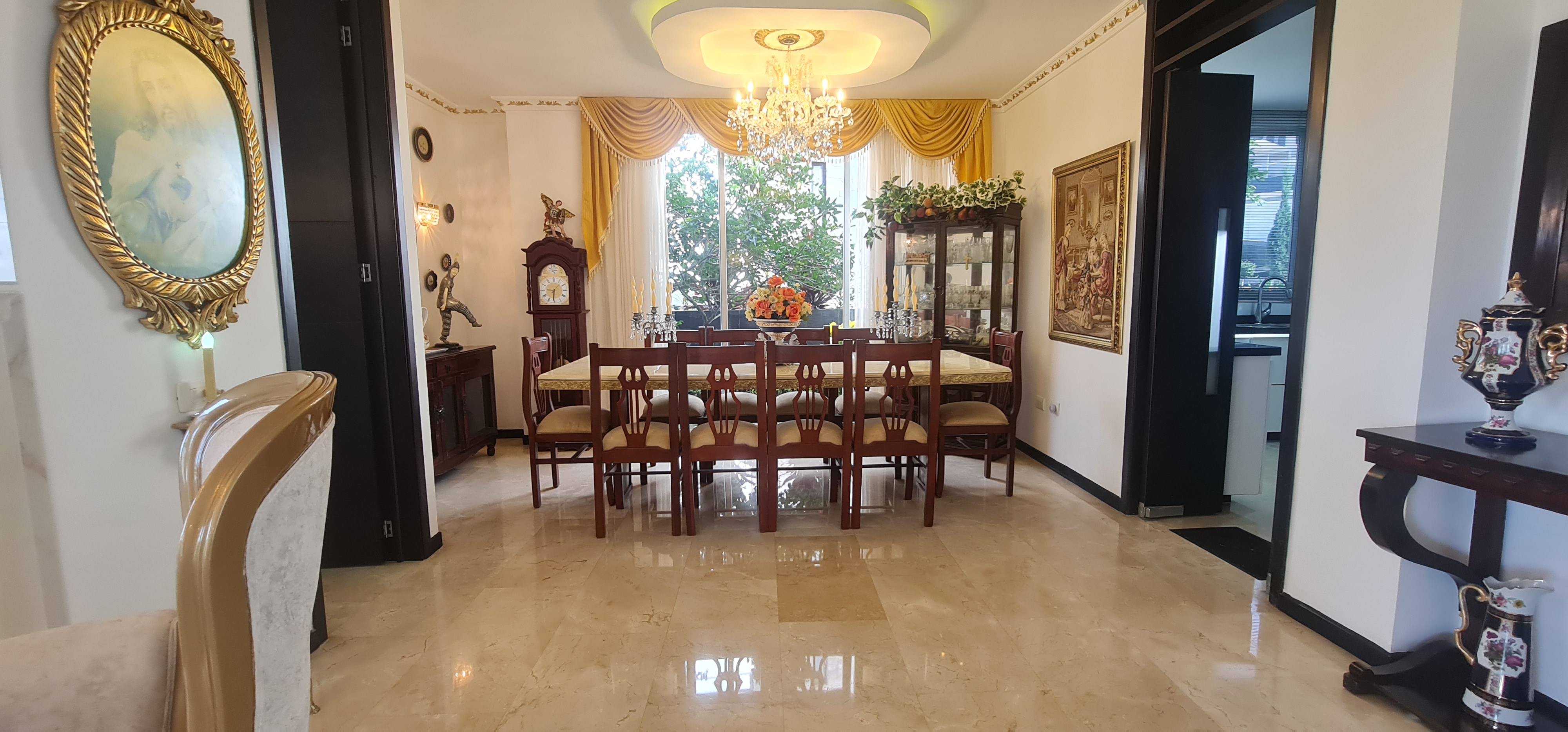 Casa de 5 alcobas en venta en Ruitoque Alto, Floridablanca, 380 m² · foto 3 de 24