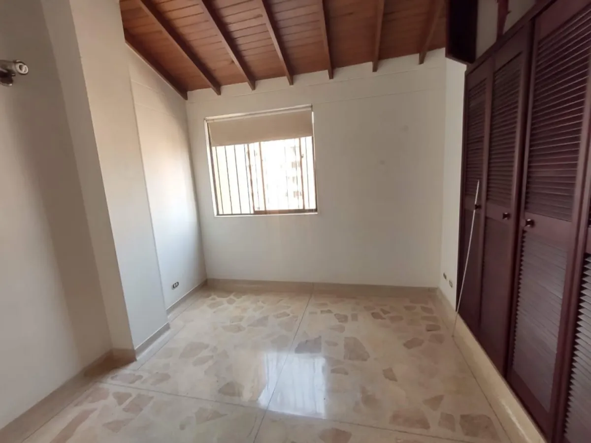 Apartamento de 4 alcobas en venta en Las Acacias, Medellín, 175 m² · foto 13 de 21