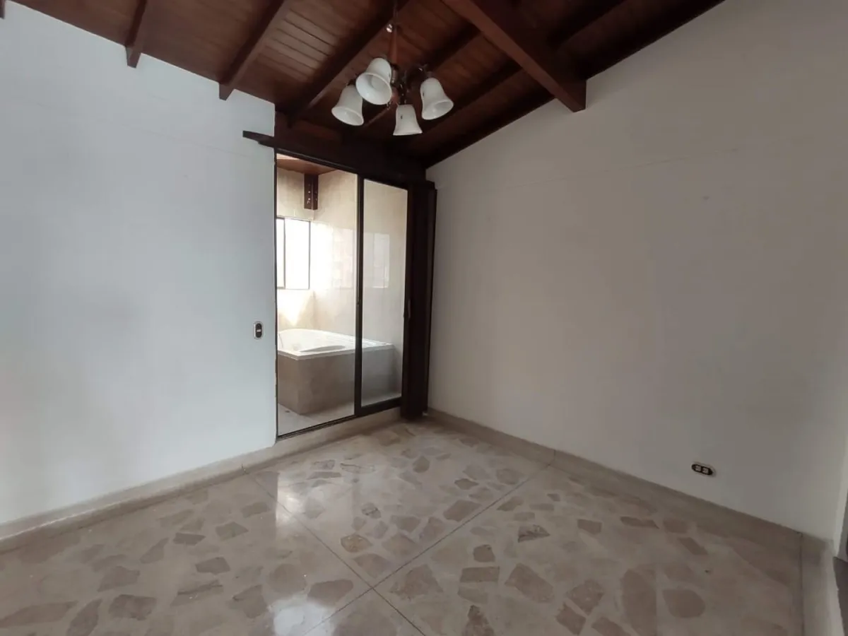 Apartamento de 4 alcobas en venta en Las Acacias, Medellín, 175 m² · foto 18 de 21
