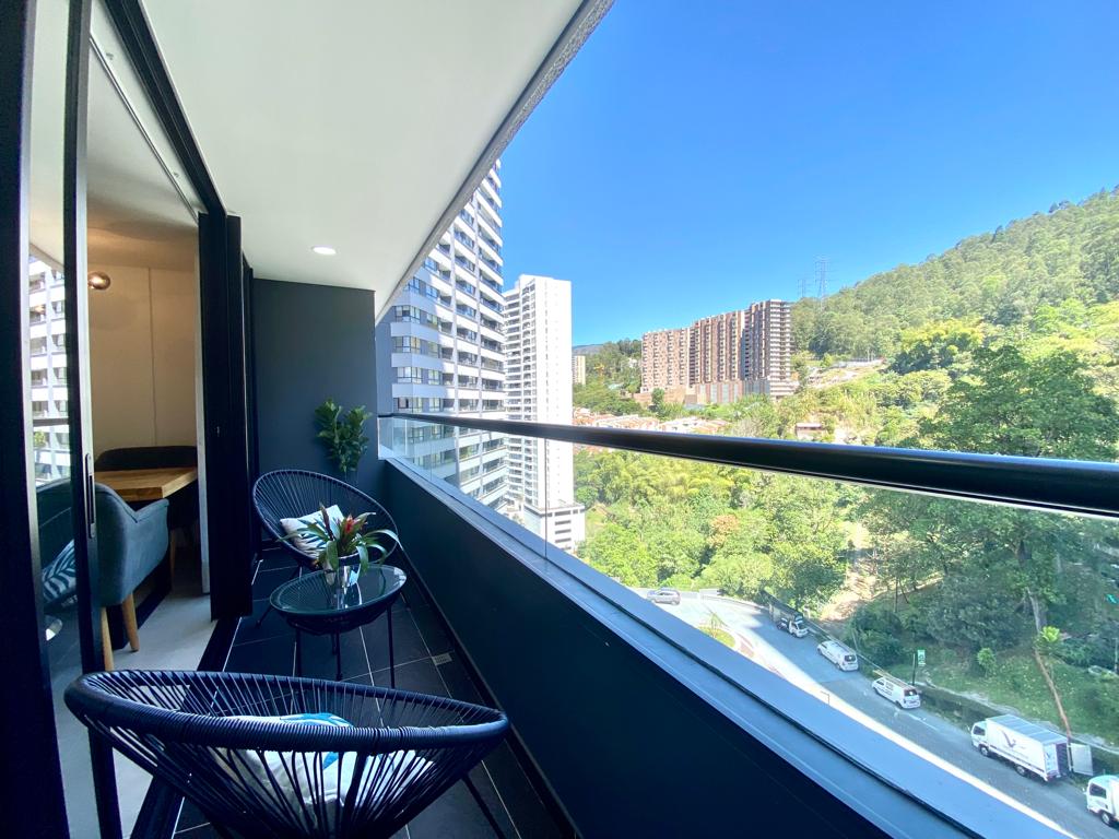 Apartamento en arriendo en Altos Del Poblado, Medellín · foto 13 de 18