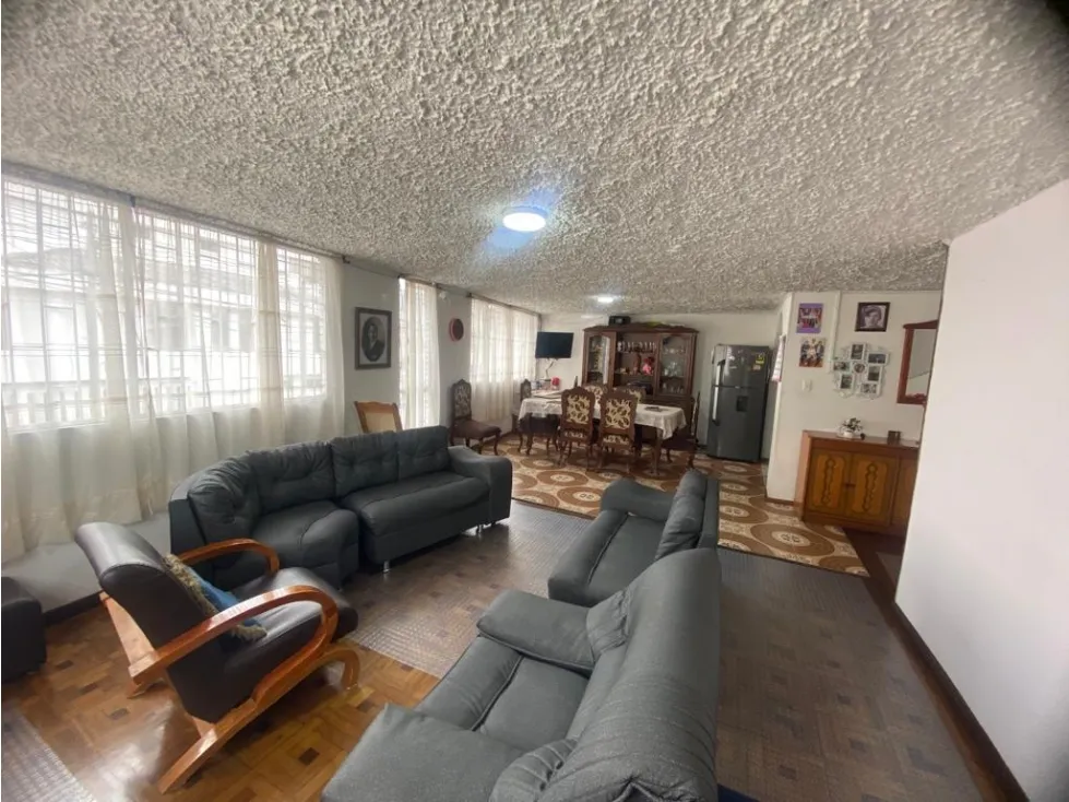 Apartamento de 7 alcobas en venta en Engativá, Bogotá, 198 m² · foto 5 de 24