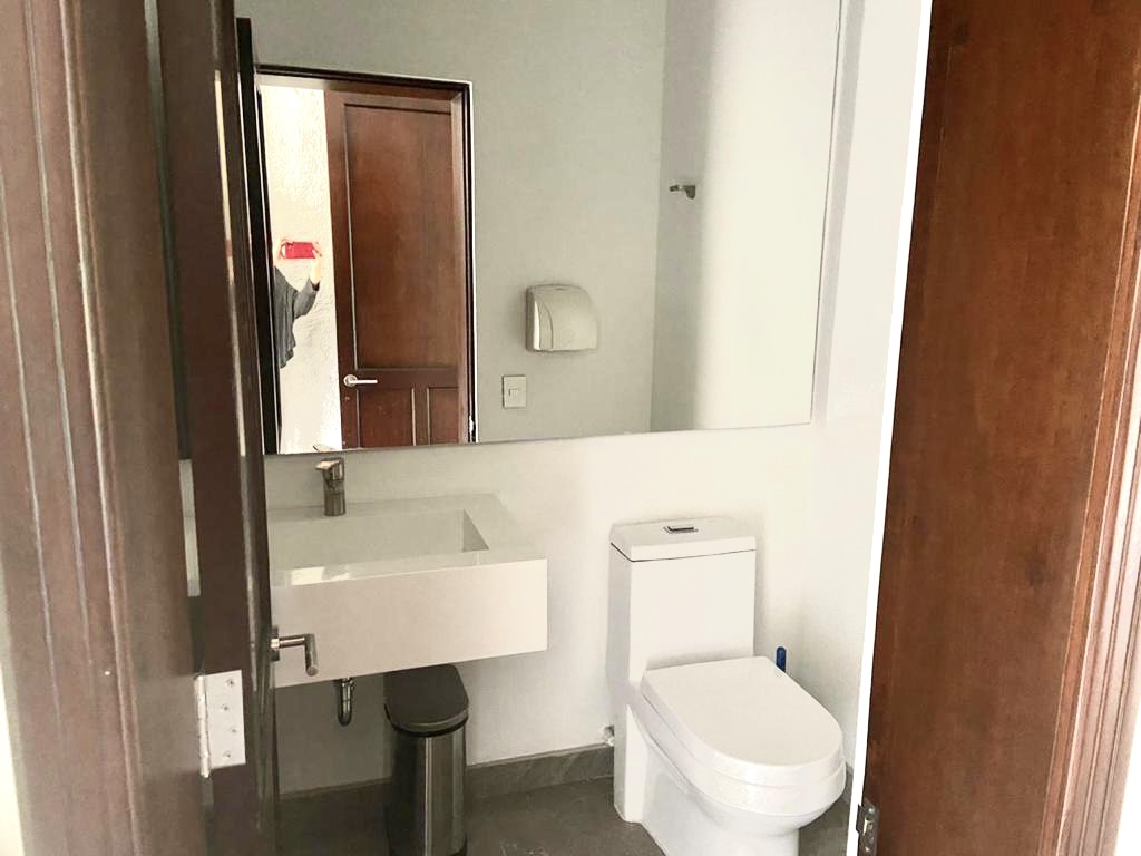Casa de 6 alcobas en venta en El Nogal, Bogotá, 362 m² · foto 2 de 24