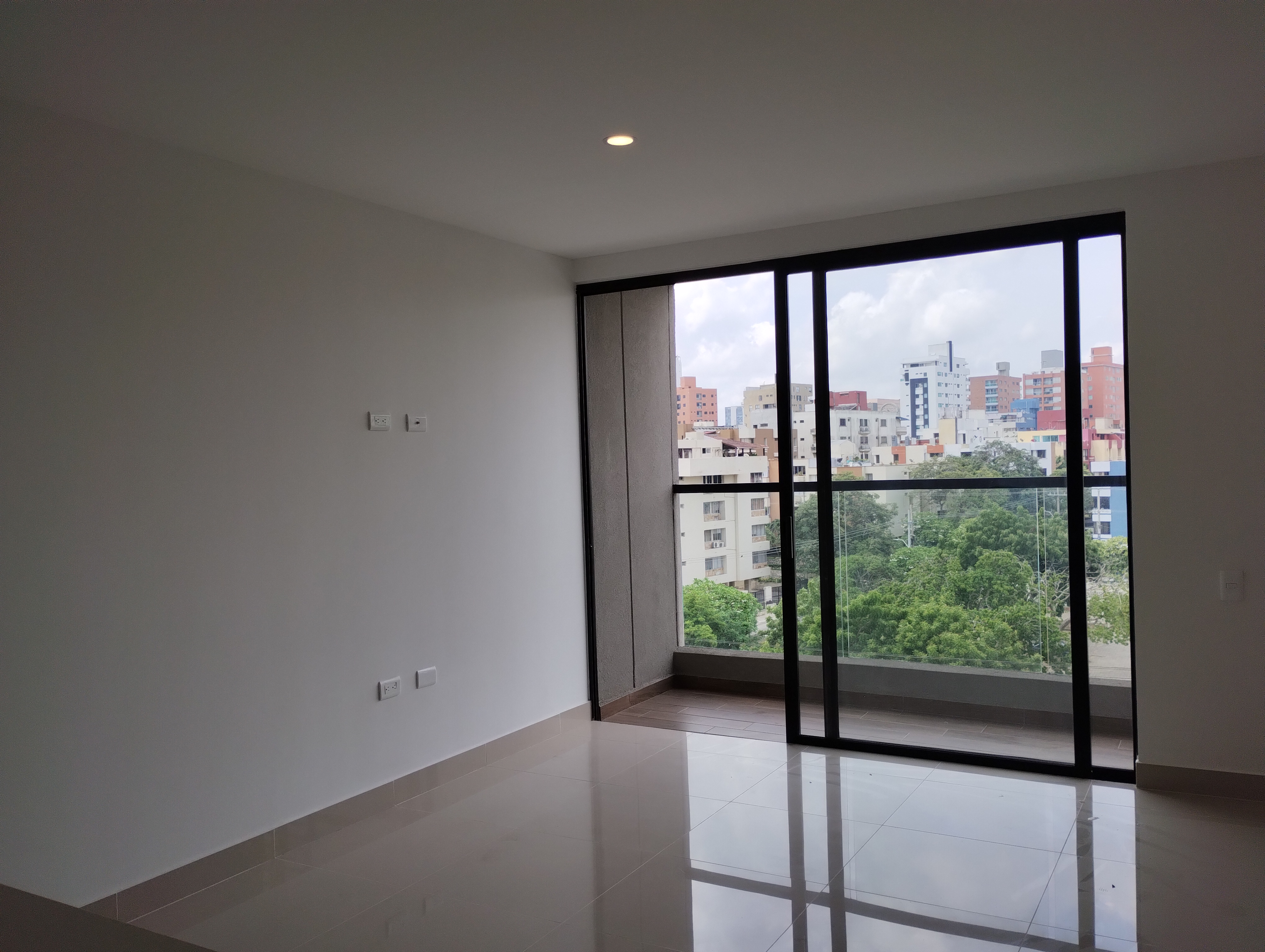 Apartamento de 2 alcobas en arriendo en Ub. Altos De Parque, Barranquilla, 69 m² · foto 2 de 11