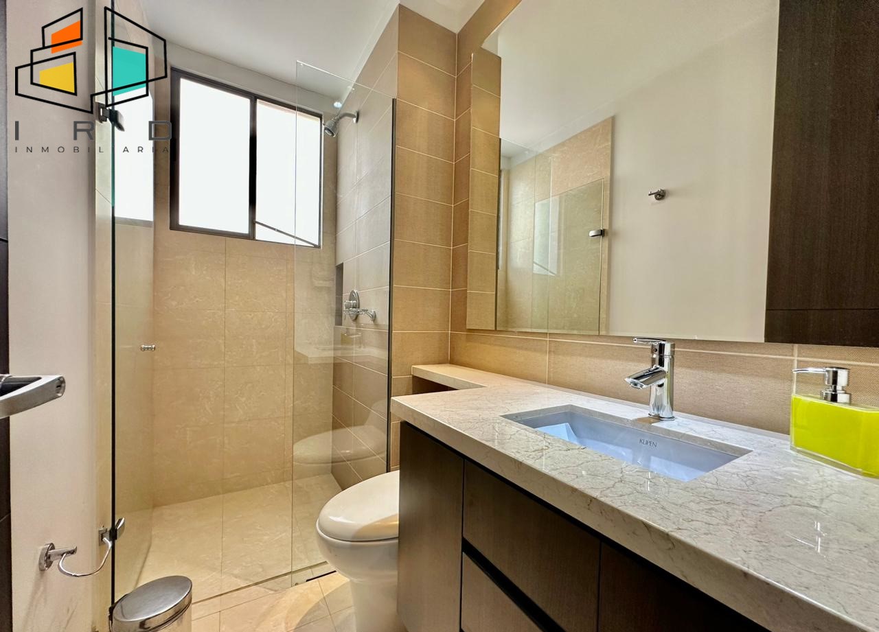 Apartamento de 3 alcobas en arriendo en La Florida, Medellín, 140 m² · foto 10 de 24