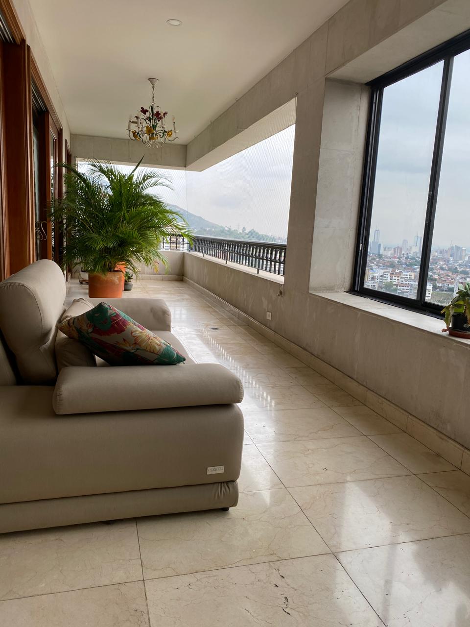 Apartamento de 4 alcobas en venta en Bellavista, Cali, 430 m² · foto 4 de 14