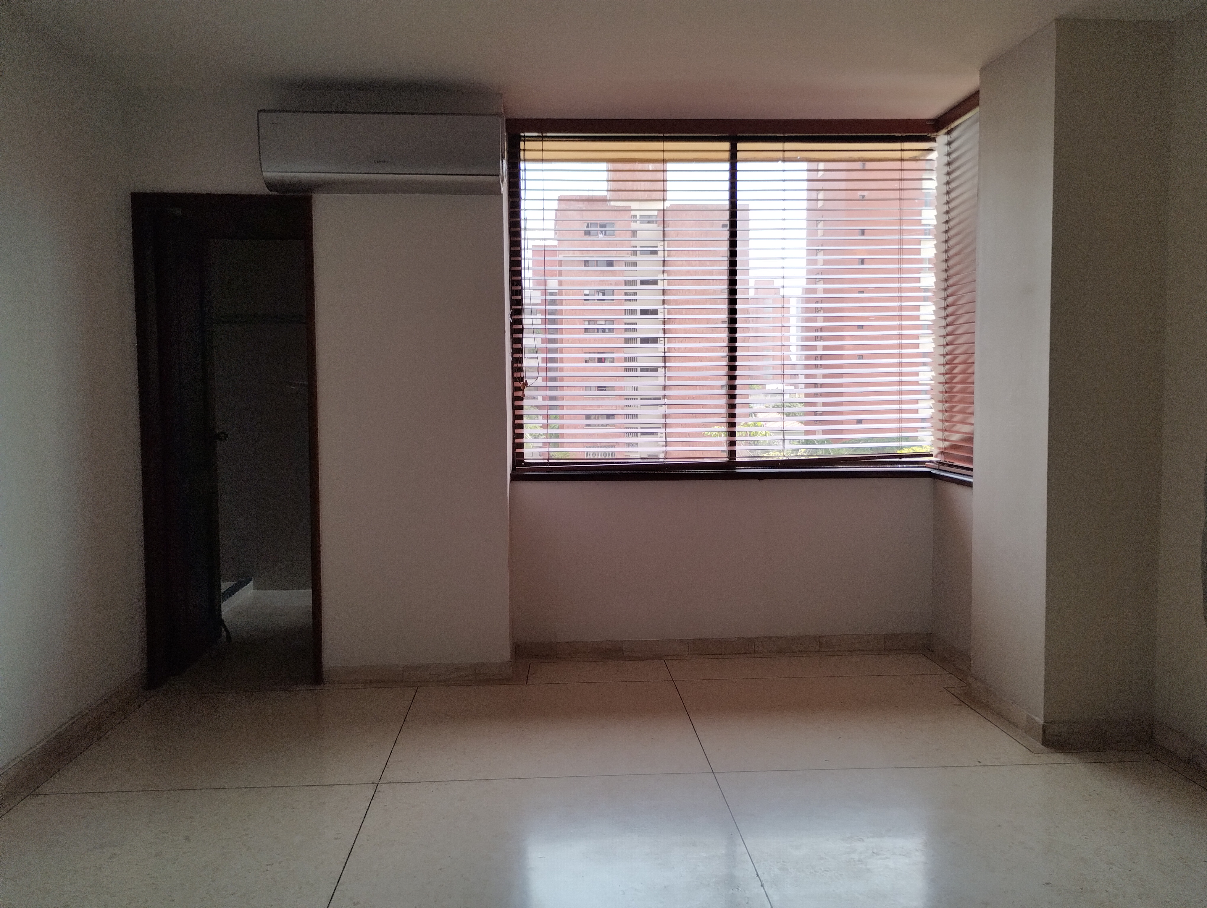 Apartamento de 3 alcobas en venta en Altos Del Prado, Barranquilla, 181 m² · foto 3 de 12