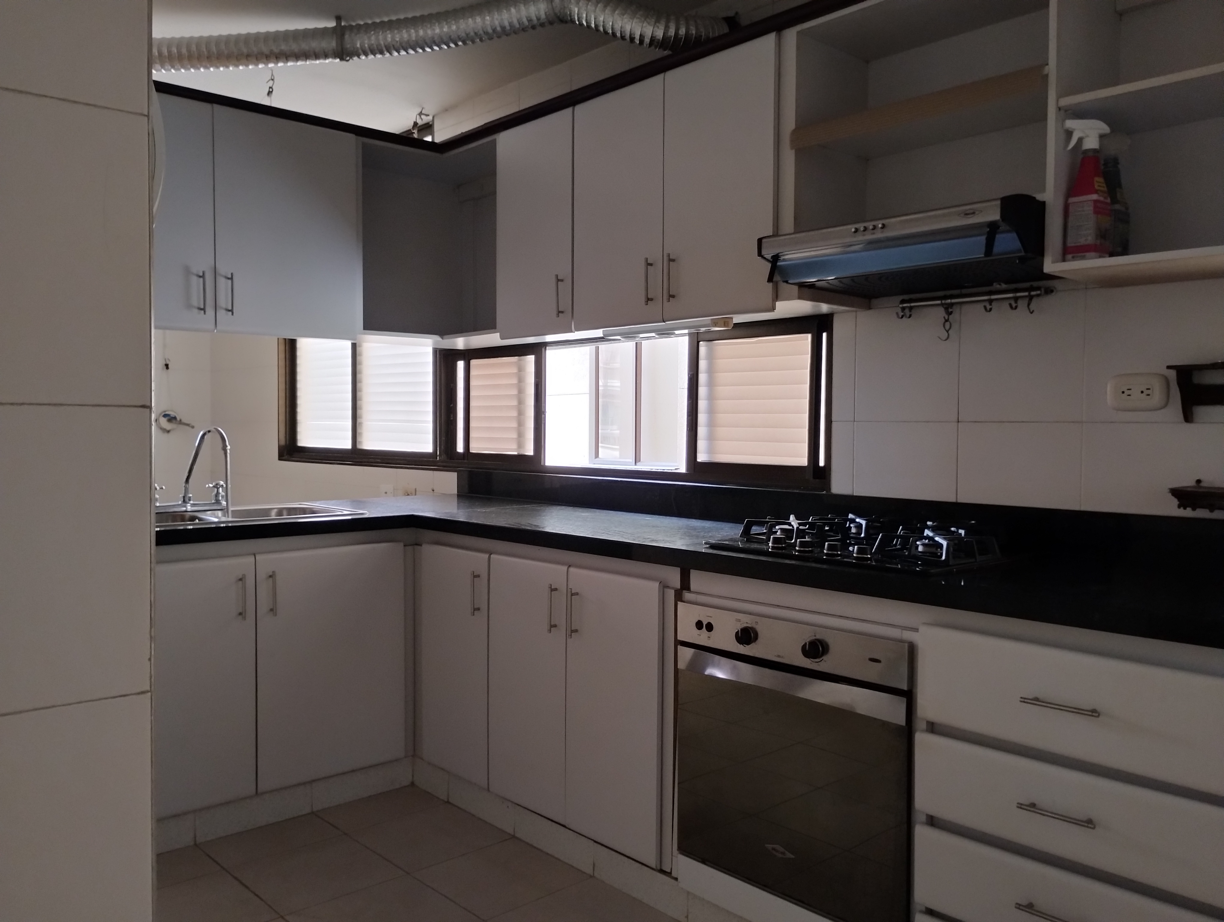 Apartamento de 3 alcobas en venta en Altos Del Prado, Barranquilla, 181 m² · foto 9 de 12