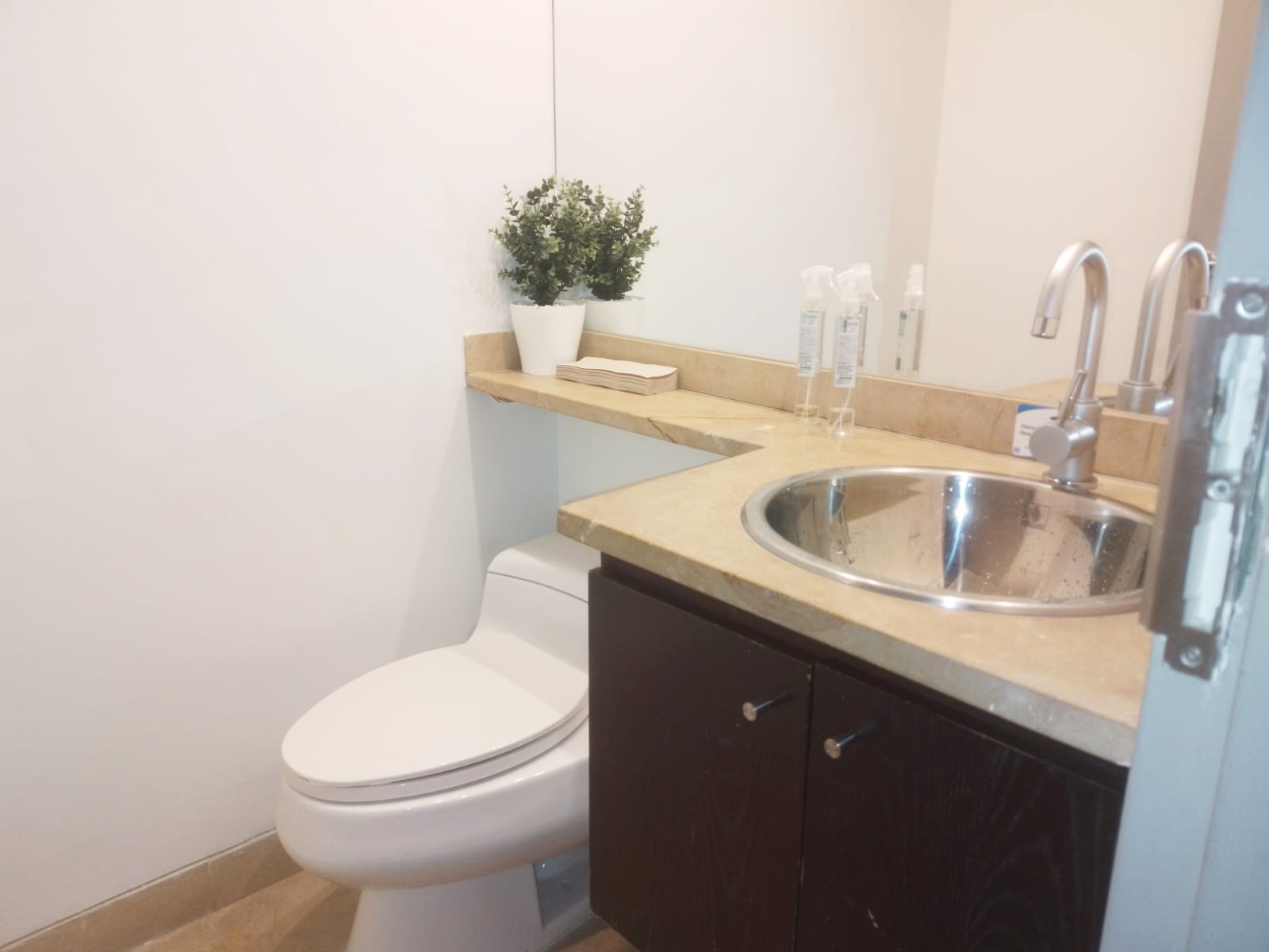 Oficina en arriendo en La Florida, Medellín, 110 m² · foto 2 de 16
