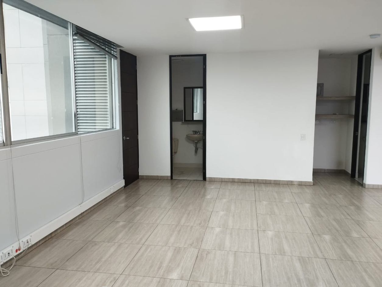 Oficina en arriendo en Milla De Oro, Medellín, 95 m² · foto 12 de 18
