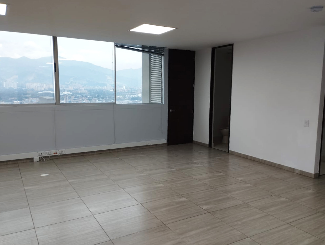 Oficina en arriendo en Milla De Oro, Medellín, 95 m² · foto 13 de 18