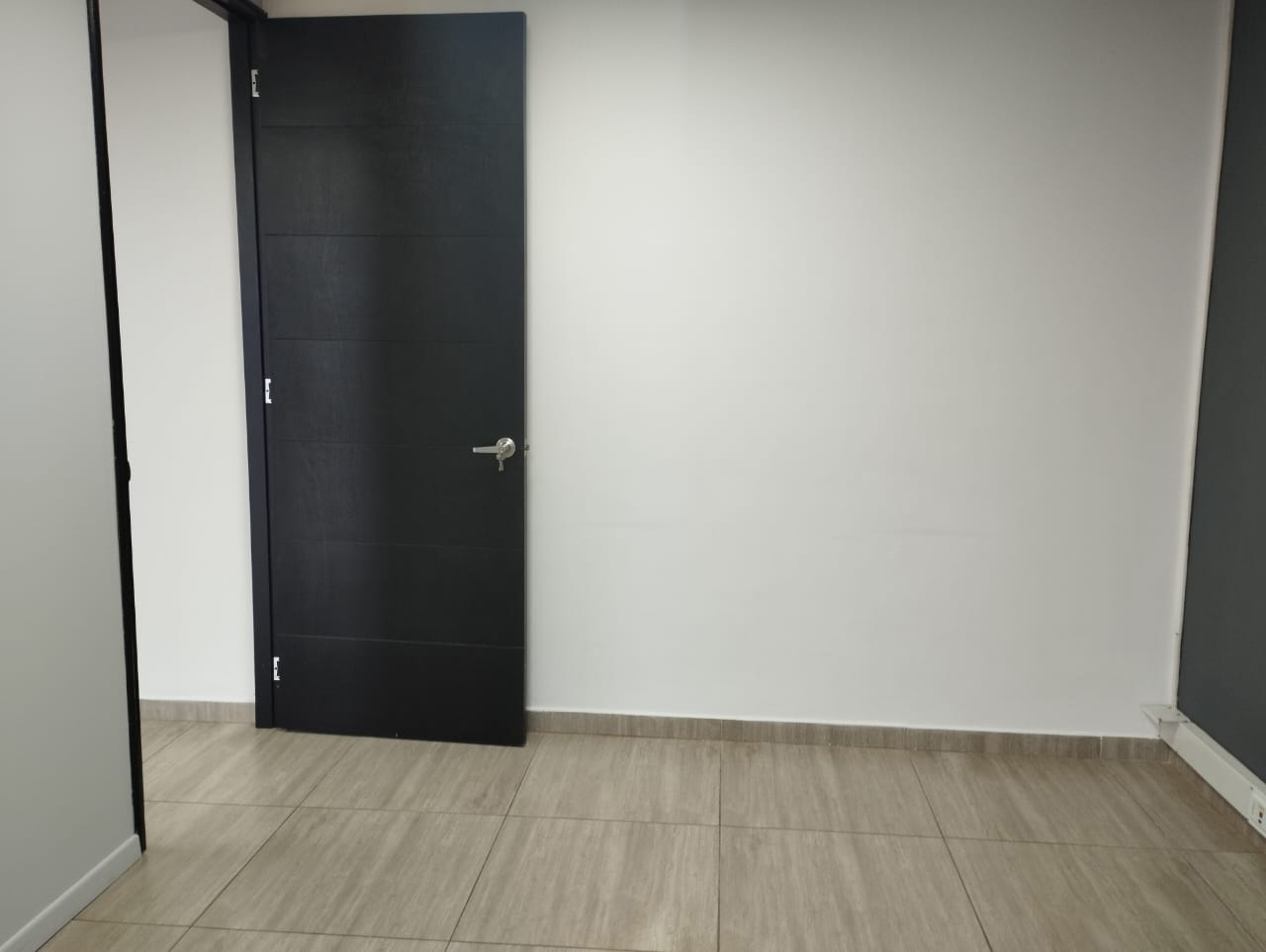Oficina en arriendo en Milla De Oro, Medellín, 95 m² · foto 2 de 18