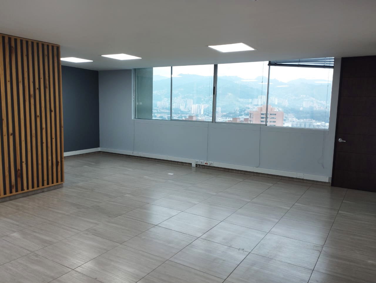Oficina en arriendo en Milla De Oro, Medellín, 95 m² · foto 4 de 18