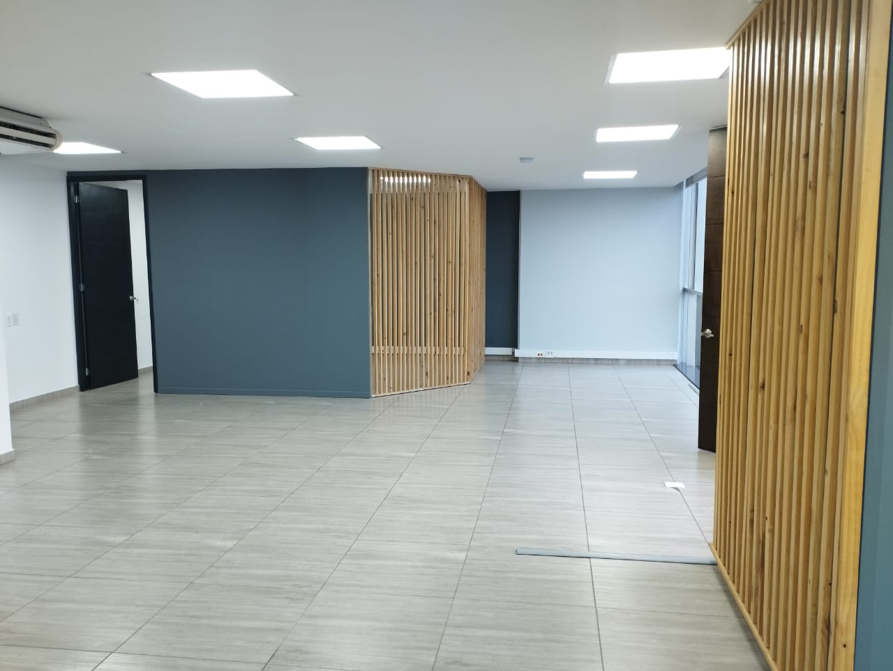 Oficina en arriendo en Milla De Oro, Medellín, 95 m² · foto 6 de 18